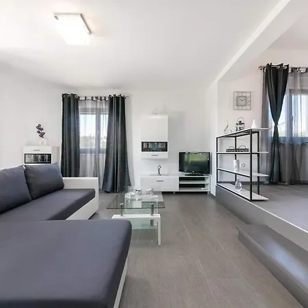 Marelica Holiday home Kastelir