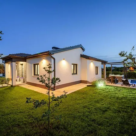 Ferienhaus Marelica Kaštelir